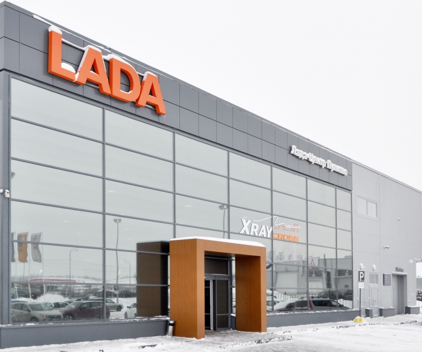 LADA – новый дилерский центр в Санкт-Петербурге